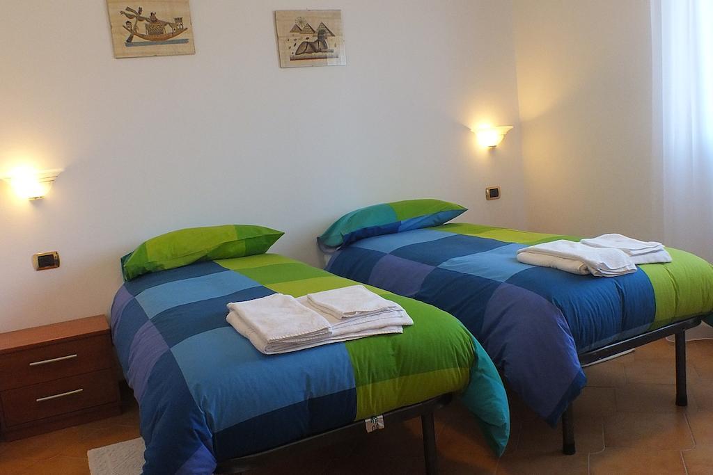 Acero Rosso Apartment Беладжо Стая снимка